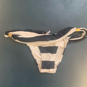 Vix bia tube bikini bottom (striped black & white)